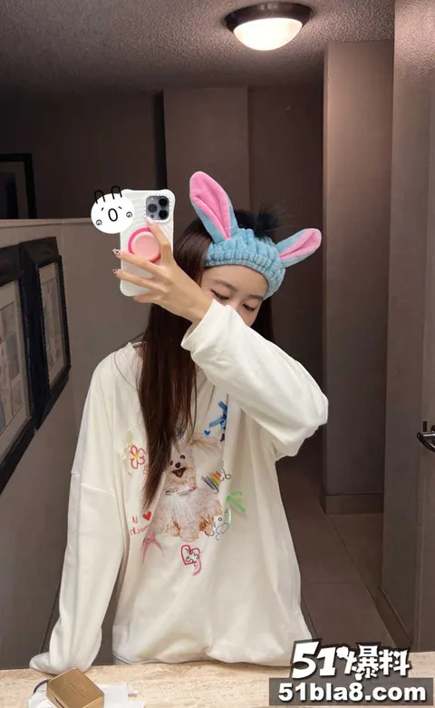 4 4