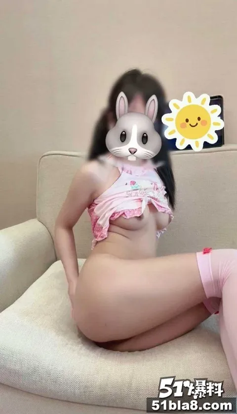 3 3