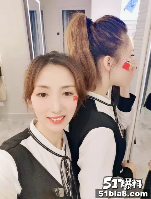身材超棒的良家少妇 瞒着老公和同事去酒店开房 衣服扒光后被按在床上猛插骚穴 抱臀狂操高潮浪叫不断! 身材超棒的良家少妇 瞒着老公和同事去酒店开房 衣服扒光后被按在床上猛插骚穴 抱臀狂操高潮浪叫不断!
