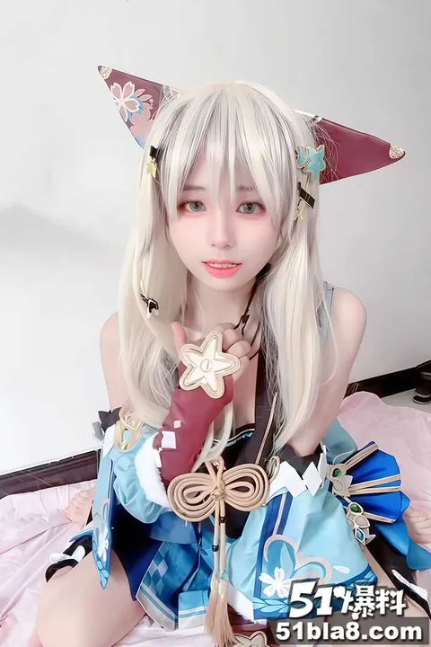 3 3
